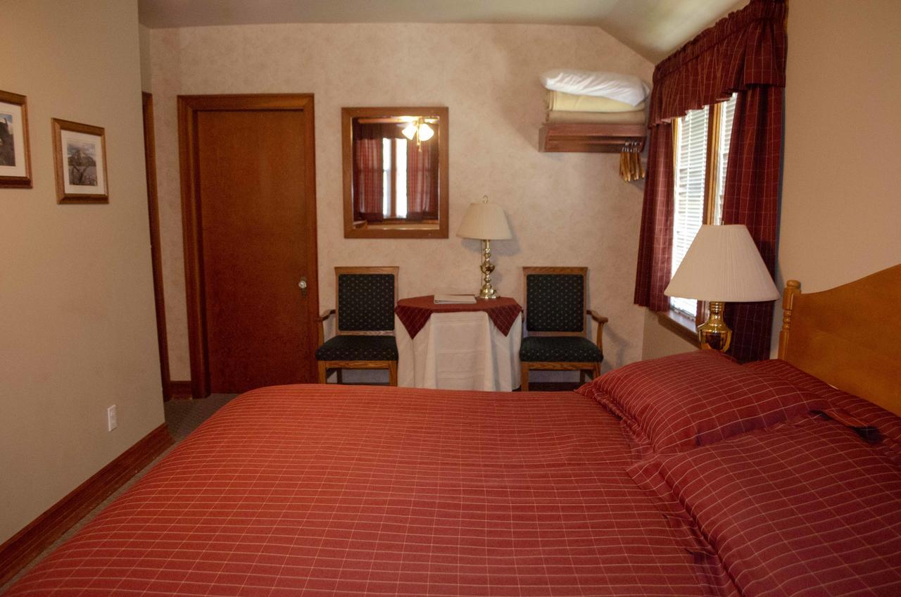 Crandell Mountain Lodge Waterton Park Kültér fotó